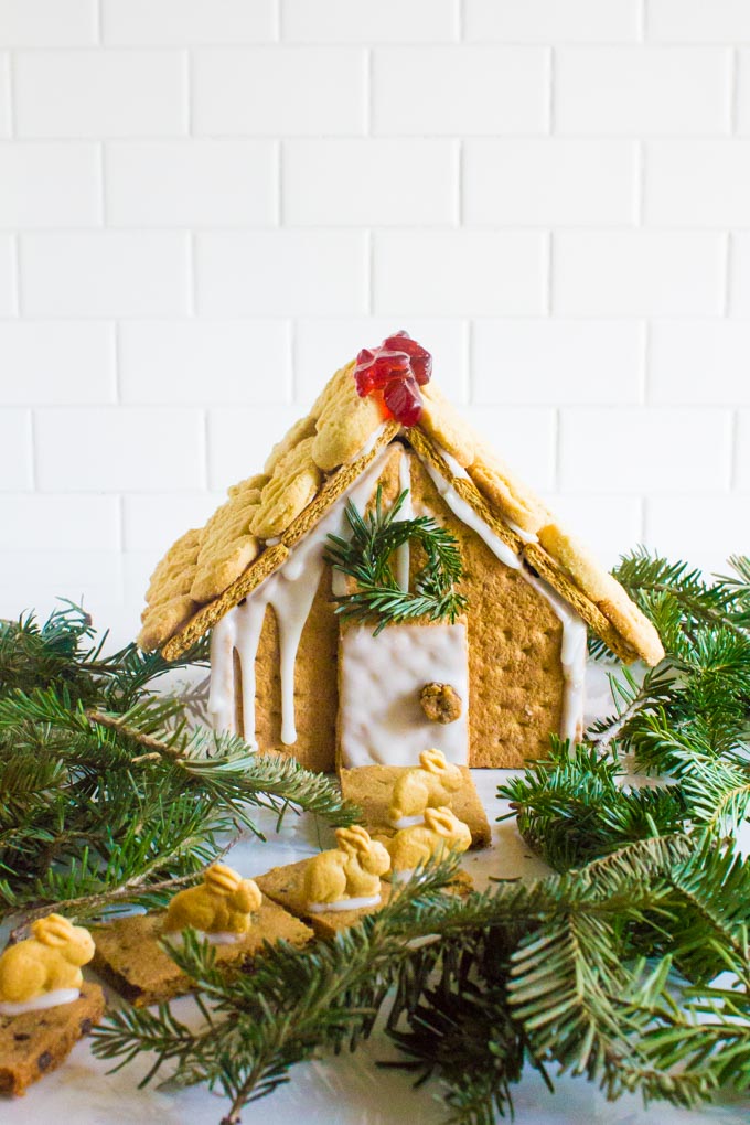 easy graham cracker gingerbread house | immaEATthat.com