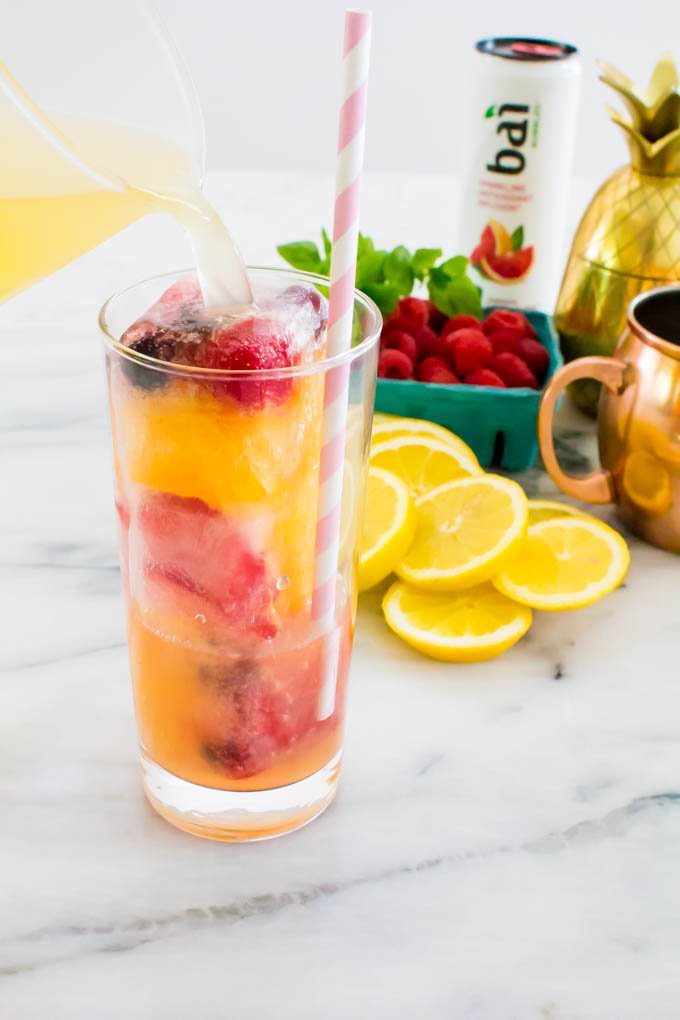 honey lemonade with layered ice cubes | immaEATthat.com