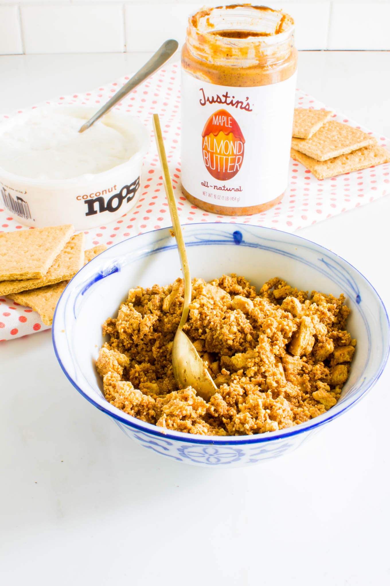 coconut banana pudding with graham-nut butter crumble | immaEATthat.com