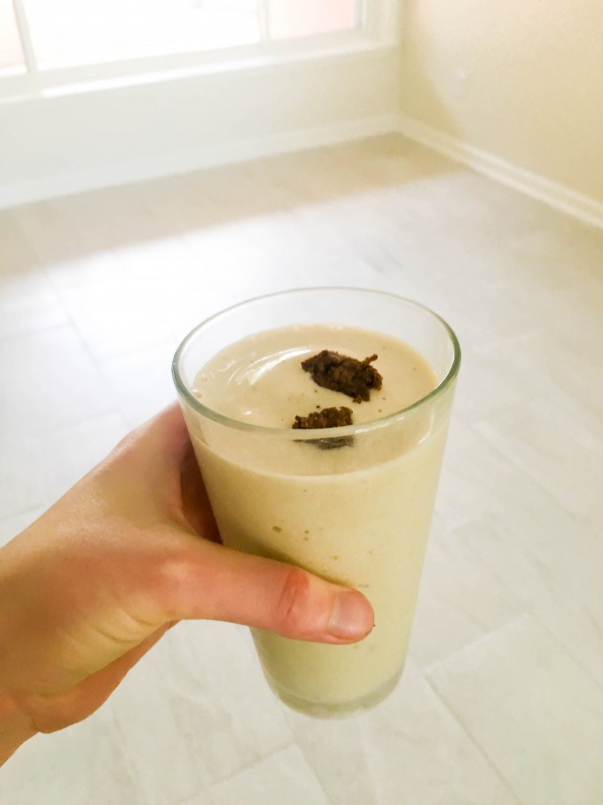 banana, milk, vanilla protein powder, ice smoothie | immaEATthat.com