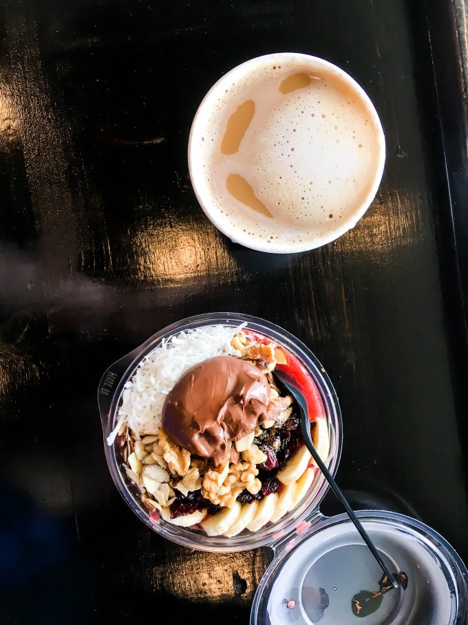 acai bowl + latte = breakfast | immaEATthat.com