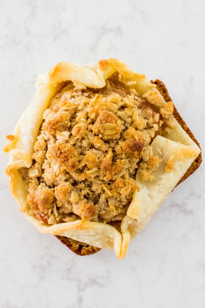 apple pie toast. The perfect festive, holiday breakfast for Thanksgiving or Christmas! | immaEATthat.com #sponsored 